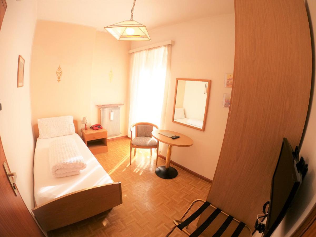 Albergo Alla Torre Siegler Im Thurm Мерано Экстерьер фото